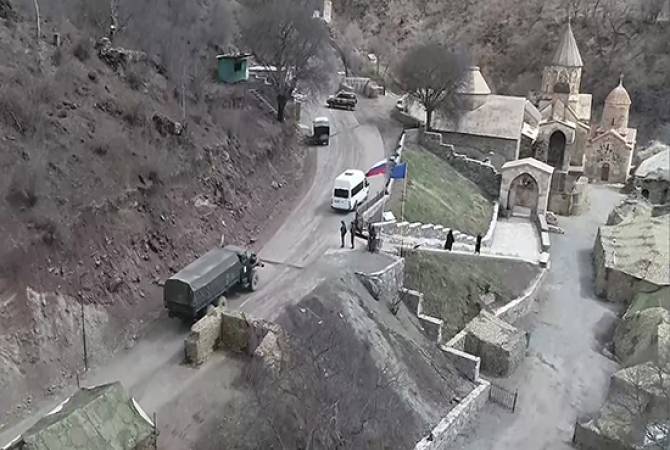 Армянские паломники в сопровождении российских миротворцев посетили Дадиванк и 
Амарас

