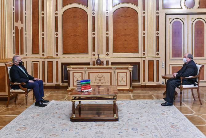 ՀՀ նախագահը հանդիպել է Րաֆֆի Հովհաննիսյանի հետ 