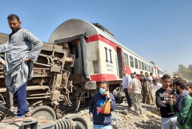 Два пассажирских поезда столкнулись в южной части Египта