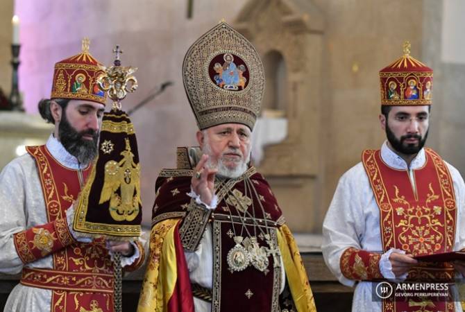 قداسة كاثوليكوس عموم الأرمن كاركين ال2 يترأس قدّاس عيد ...