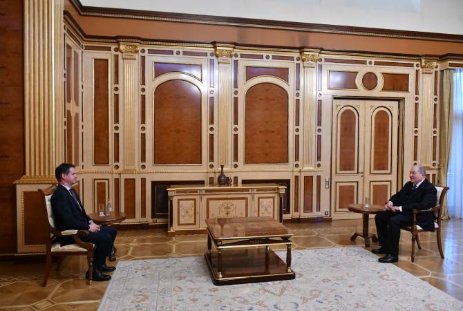 Президент Армении и посол Франции обсудили актуальные вопросы двусторонней 
повестки

