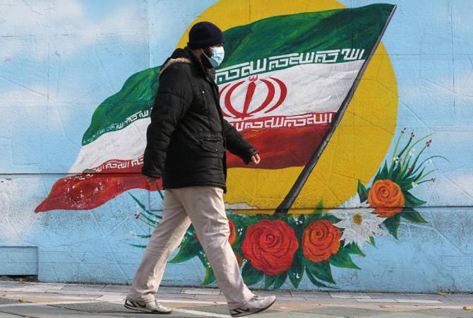 Иран заявил, что не остановит продвижение в атомной сфере, пока США не отменят 
санкции
