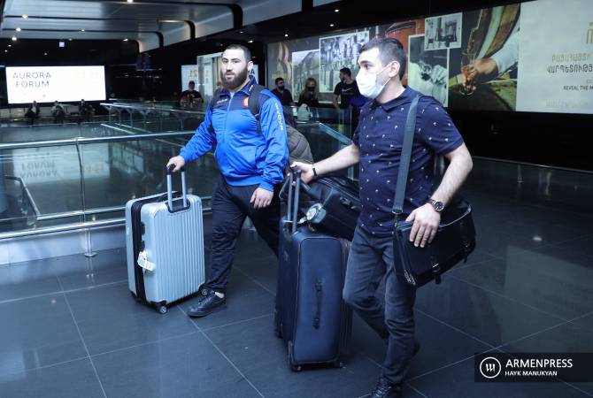 Сборная Армении по тяжелой атлетике возвратилась в Ереван


