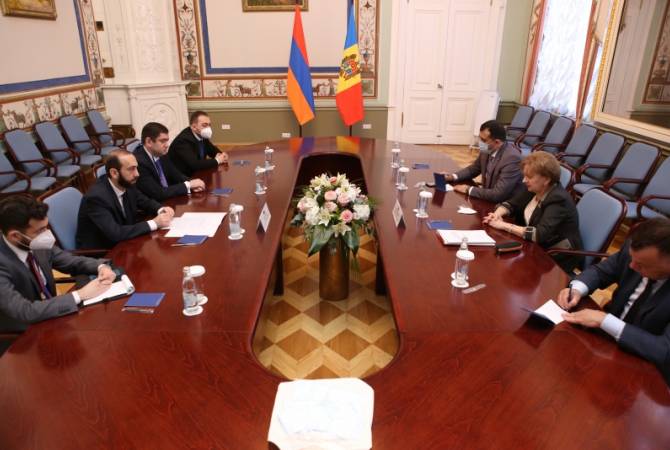 Спикер НС Армении провел встречу с председателем парламента Молдовы

