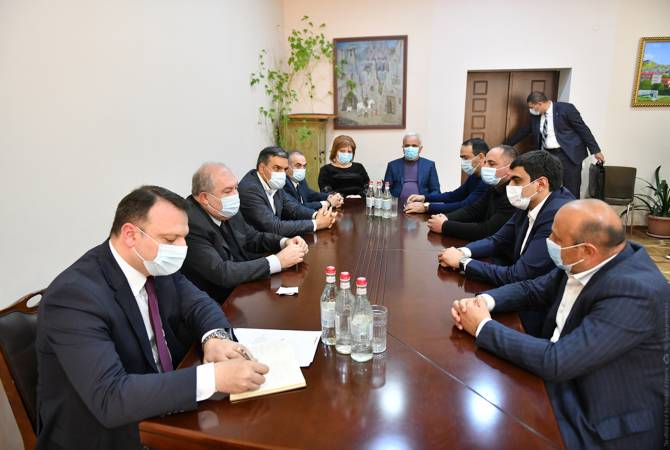 “Я приехал своими глазами увидеть то, о чем слышу”: президент Армении провел в Горисе 
ряд встреч

