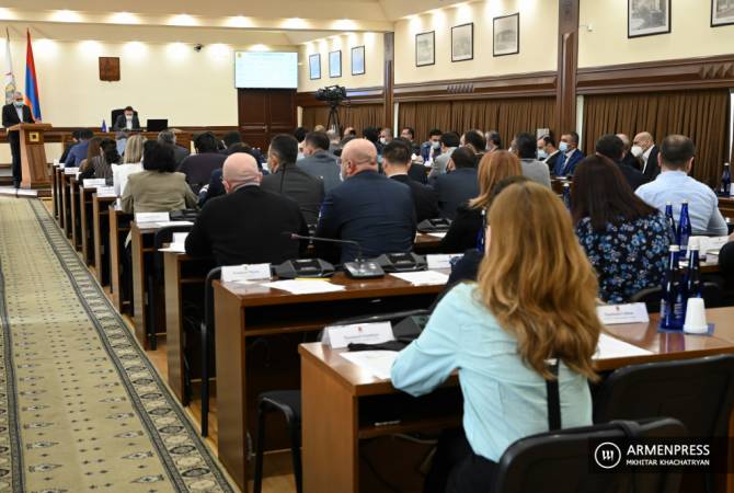 Совет старейшин Еревана решил увеличить субвенции на 1 млн 440 000 драмов

