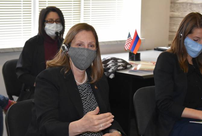 Посол США в ходе визита в Сюникскую область подчеркнула важность армяно-
американского партнерства