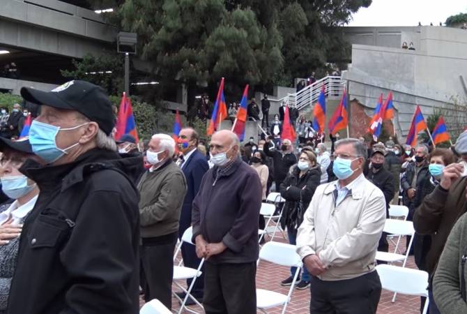 В Глендейле зажгли свечи в память о жертвах Геноцида армян

