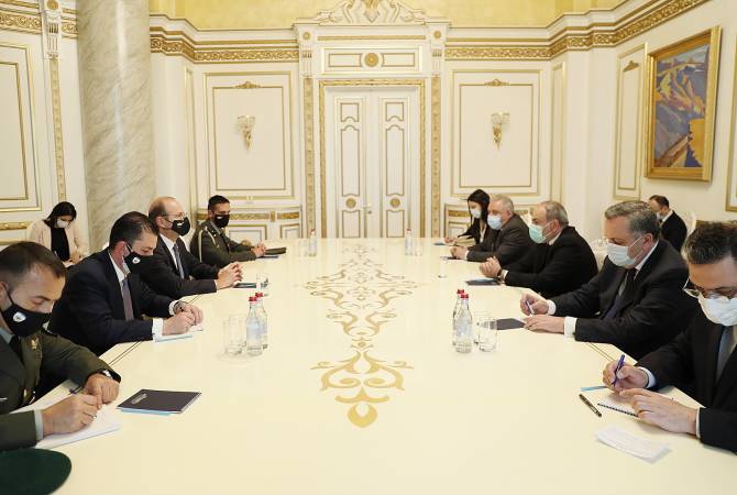Nikol Pashinyan et le Ministre chypriote de la Défense soulignent l'importance de développer 
une coopération multiforme