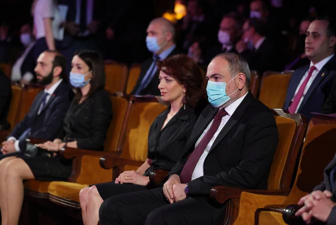 PM Pashinyan attends final stage of  concert ‘’Trilogy of remembrance’’ with his wife