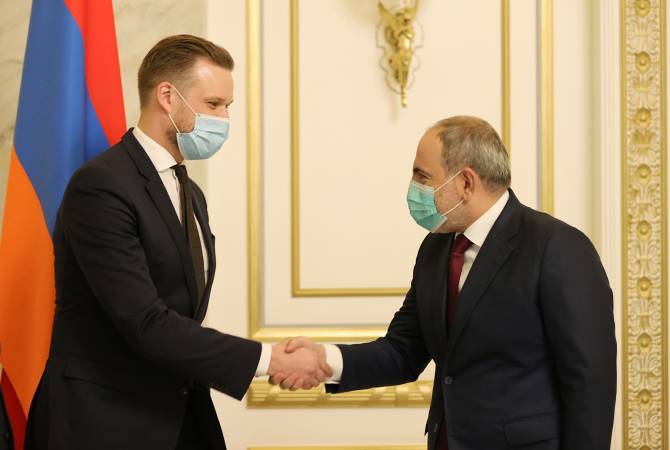 ليتوانيا تنضم إلى موقف الاتحاد الأوروبي بإعادة جميع أسرى الحرب الأرمن من أذربيجان-وزير خارجية 
ليتوانيا بلقاء مع باشينيان