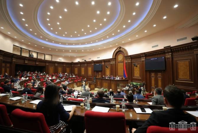 В Парламенте Армении началось специальное заседание: в повестке дня вопрос избрания 
премьер-министра

