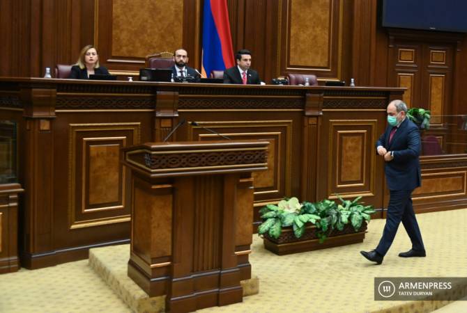 برلمان أرمينيا يرفض رئيس الوزراء بالإنابة نيكول باشينيان بالجولة الأولى من التصويت من أجل الحل و إجراء 
انتخابات مبكرة