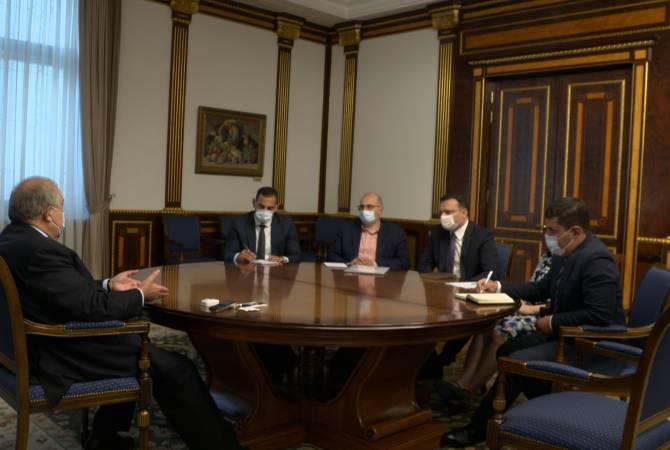 President Sarkissian discusses possibility of programs in Syunik province with Hayastan Fund 
executive director