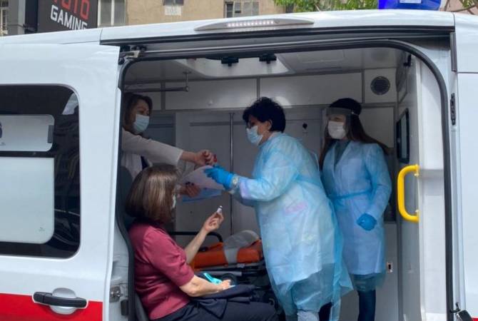 COVID-19: First mobile vaccination site deployed to downtown Yerevan 