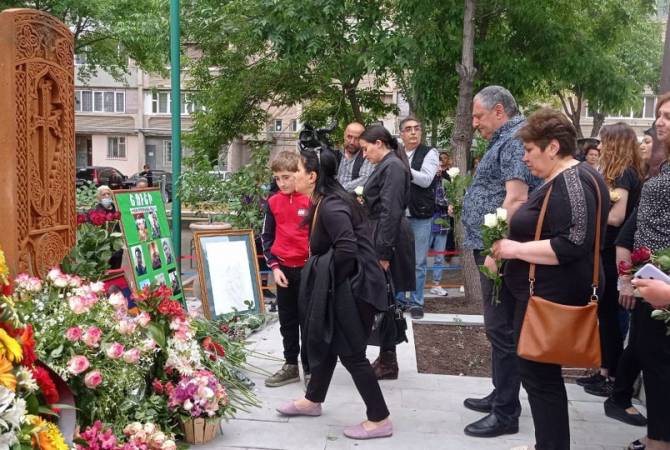 Երևանում բացվել է Արցախյան 44-օրյա պատերազմի հերոս Աժդահակ Կիրակոսյանին նվիրված խաչքար-հուշարձանը