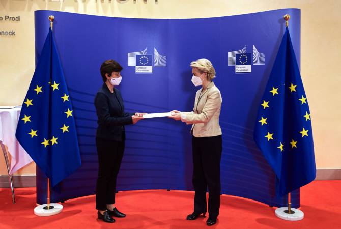 Посол Анна Агаджанян вручила верительные грамоты председателю Европейской 
комиссии