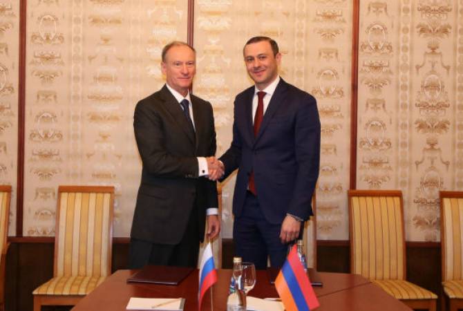 Armenian, Russian security council chiefs discuss Azeri border breach 
