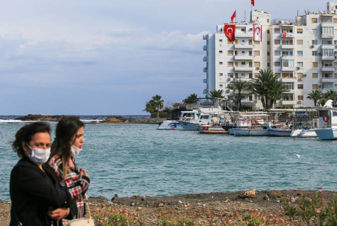 Власти Кипра смягчили ограничения для туристов

