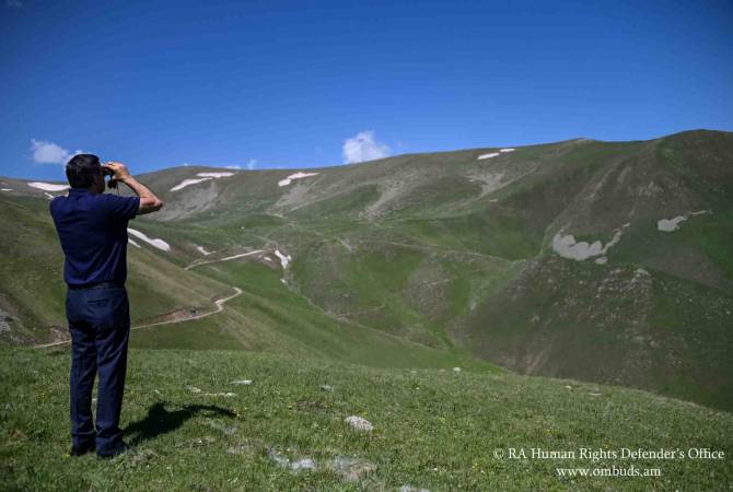 Незаконно находящиеся на территории Армении азербайджанцы угрожали армянским 
пастухам: омбудсмен  

