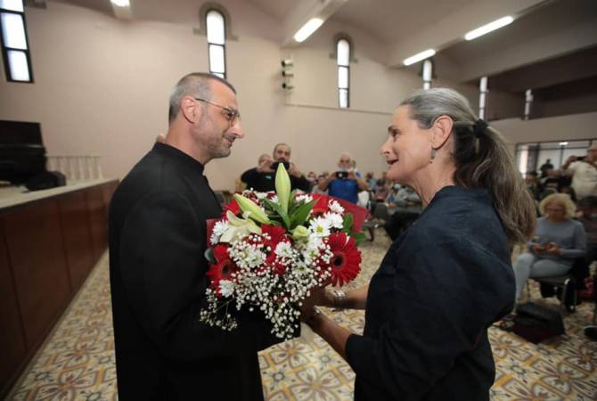 Члены еврейских организаций посетили армянского священника, подвергшегося в 
Иерусалиме нападению


