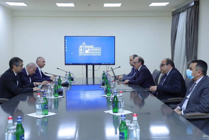 الرد غير الكافي على أعمال باكو سيؤدي إلى المزيد من تصعيد الموقف- وزير خارجية أرمينيا لسفراء 
منظمة معاهدة الأمن الجماعي-