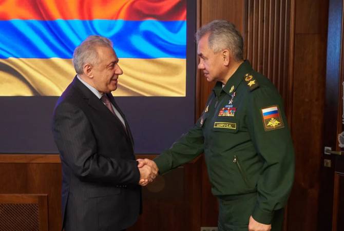 Armenian, Russian Defense Ministers reach agreement on steps for solving border situation
