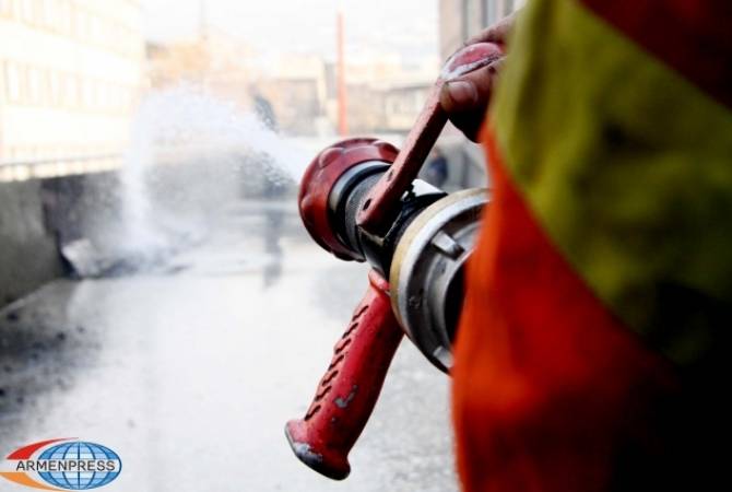  Пожарные ликвидировали возгорание в автомобиле на проспекте Маштоца 