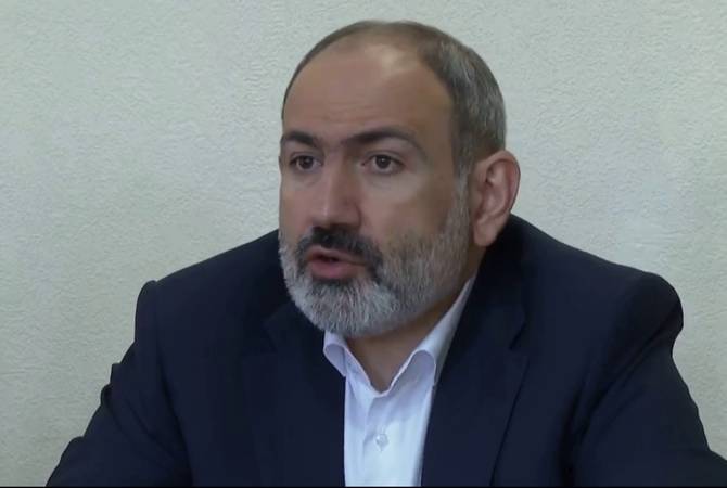 В Апаране Пашинян провел встречу в офисе партии «Гражданский договор»