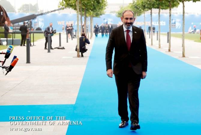 Armenia’s caretaker PM and his delegation arrive in Belgium