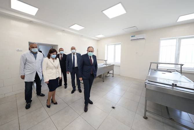Пашинян посетил Абовянский судмедцентр:находившиеся здесь тела сейчас хранятся в 
Мартуни 