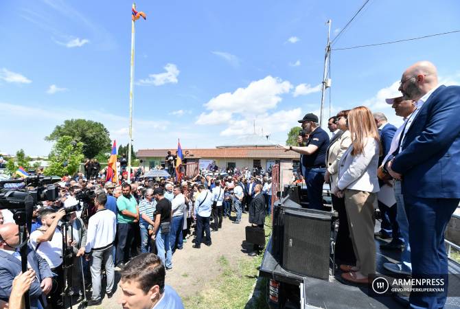 L'Arménie est prête à commencer la mise en œuvre de la proposition aux coprésidents du 
groupe de Minsk: Pashinyan