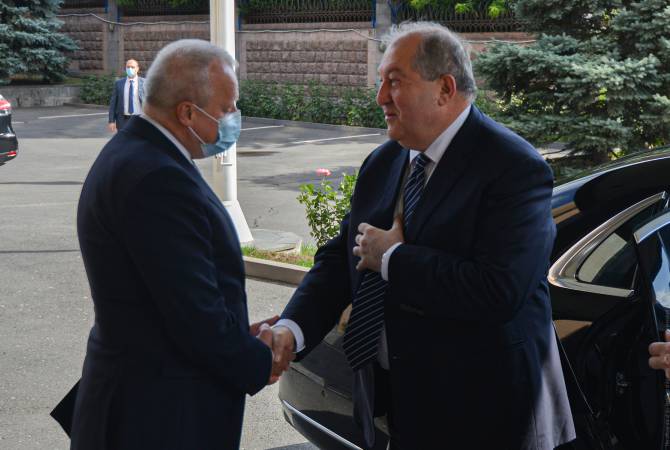 Armenian President visits Russian Embassy