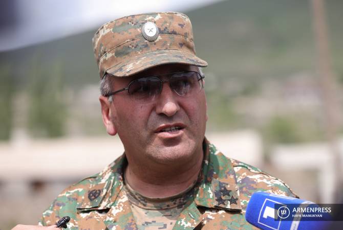 Полковник Айк Петросян призывает политические силы оградить армию  от политических 
манипуляций 