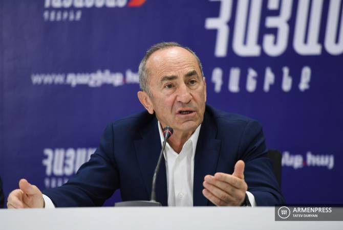 كوتشاريان يقول أنه في حال فوز تحالفه بالانتخابات القادمة سيحظر عمل مكاتب «سوروس» أو سيقيدّه 
بشدة