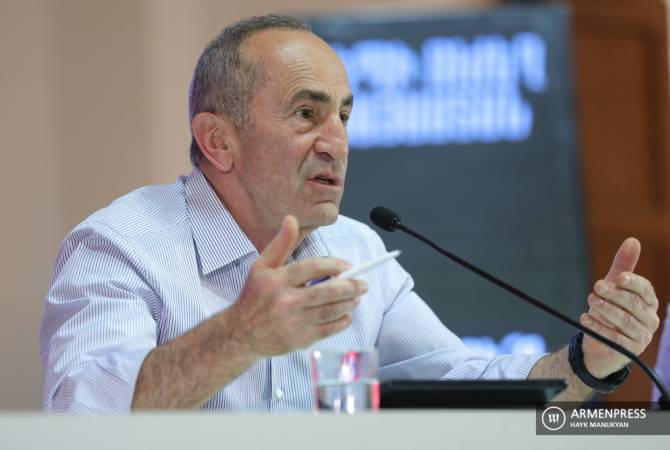 Kocharyan rencontre les habitants de la ville de Vardenis lors de la campagne électorale  