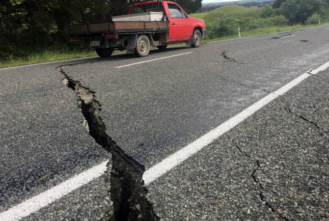 Два сильных землетрясения зафиксировали у Новой Зеландии
