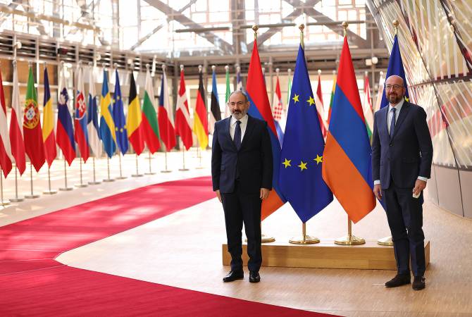 ЕС поддерживает Армению, способствуя эффективному осуществлению глубоких реформ: 
Шарль Мишель Николу Пашиняну
