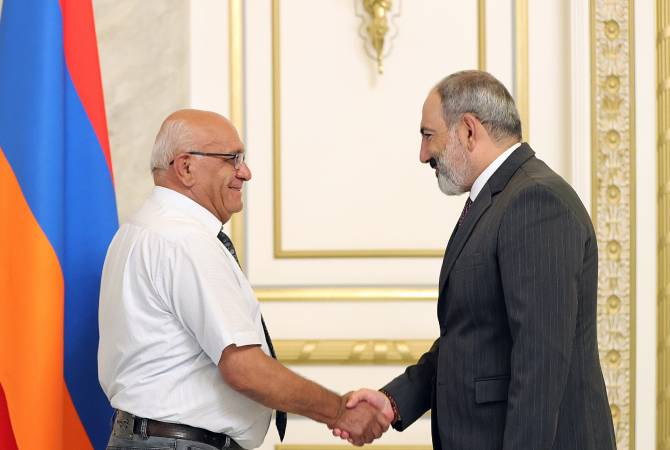 Pashinyan receives president of Christian-Democratic party Levon Shirinyan