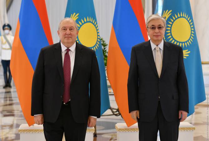 Le Président du Kazakhstan Kassym-Jomart Tokaëv félicite le Président Armen Sarkissian pour 
son anniversaire