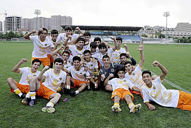 المنتخب الأرميني تحت 16 سنة لكرة القدم يحرز بطولة الUEFA للتطوير الذي جرى في أرمينيا