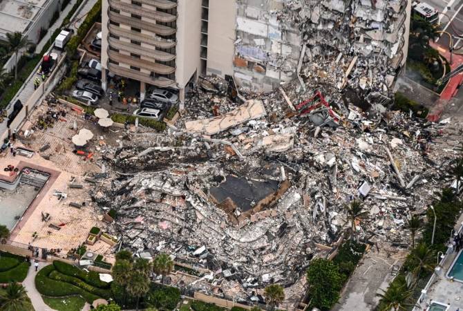 Байден объявил о режиме ЧС во Флориде после обрушения здания
