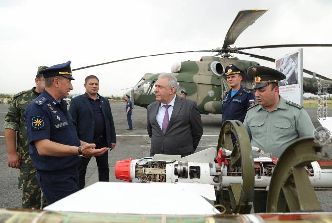 Armenian Defense Minister discusses military-aviation cooperation programs with Russia at 
Yerevan’s Erebuni Airport