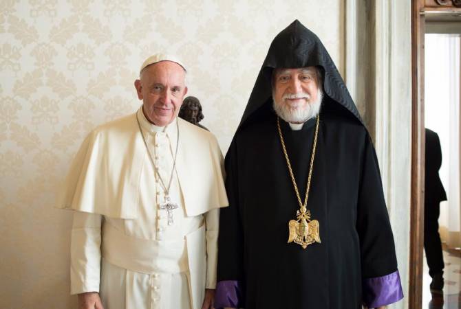 قداسة كاثوليكوس بيت كيليكيا الكبير للأرمن آرام الأول سيلقي كلمة في اجتماع القادة الدينيين في 
الفاتيكان