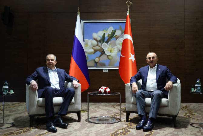 Lavrov et Cavusoglu  ont discuté de la situation au Haut-Karabagh