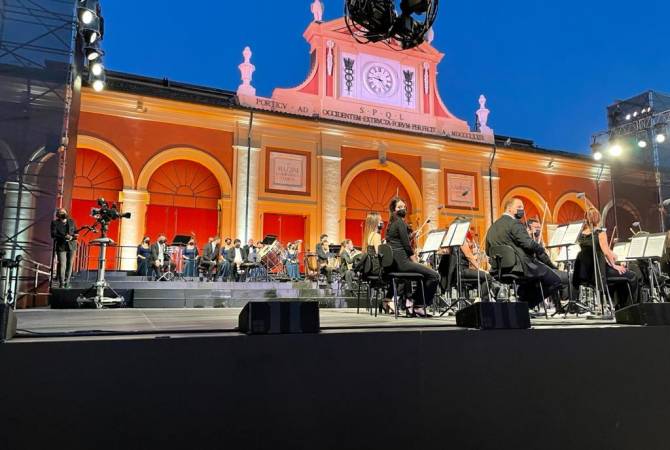 فرقة الغرفة الكلاسيكية الأرمينية للدولة تشترك في مهرجان رافينا بمستوى عالي