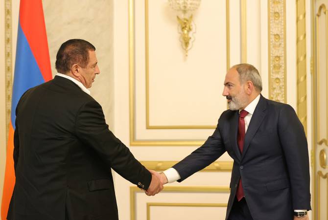 Pashinyan holds meeting with Prosperous Armenia party leader Tsarukyan