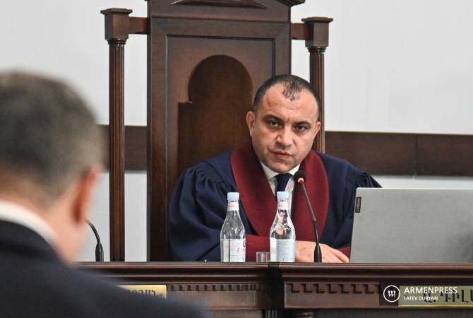 ՍԴ-ն երկրորդ անգամ մերժեց նախագահին որպես վկա հրավիրելու Հրայր Թովմասյանի 
միջնորդությունը