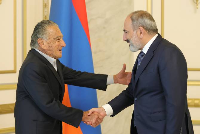 Eduardo Eurnekian promises large-scale investments in Armenia in a meeting with Nikol 
Pashinyan
