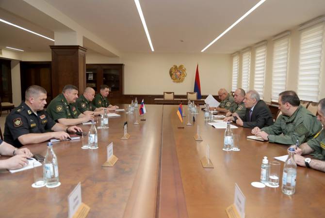 Armenian Defense Minister received Deputy Chief of the General Staff of the Armed Forces of 
Russia